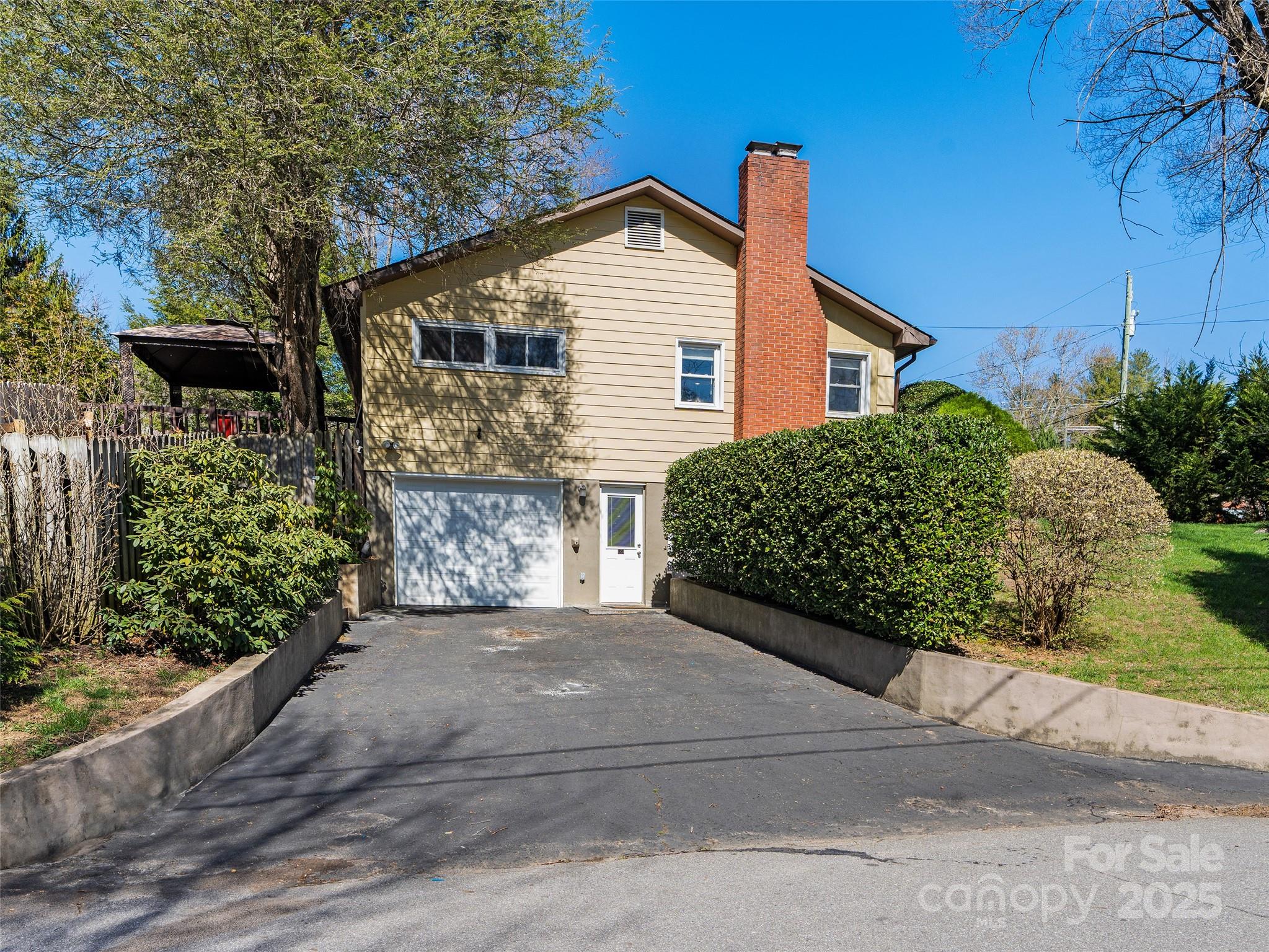 184 Aurora Drive Asheville NC 28805