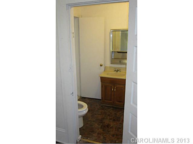 1104 Ambassador Street Charlotte NC 28208