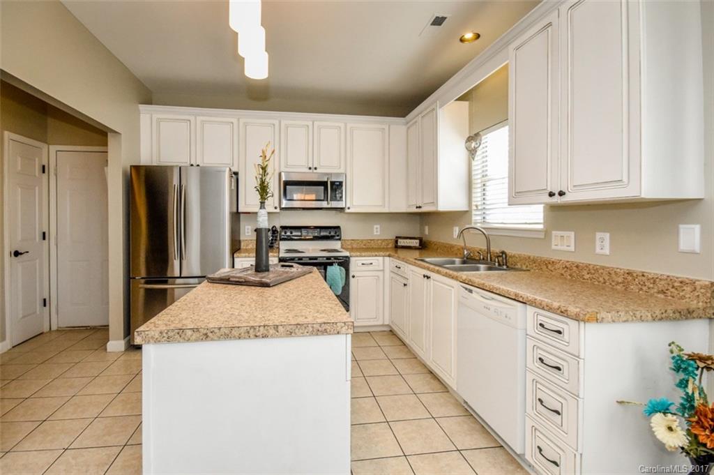12109 Sandringham Place Charlotte NC 28262