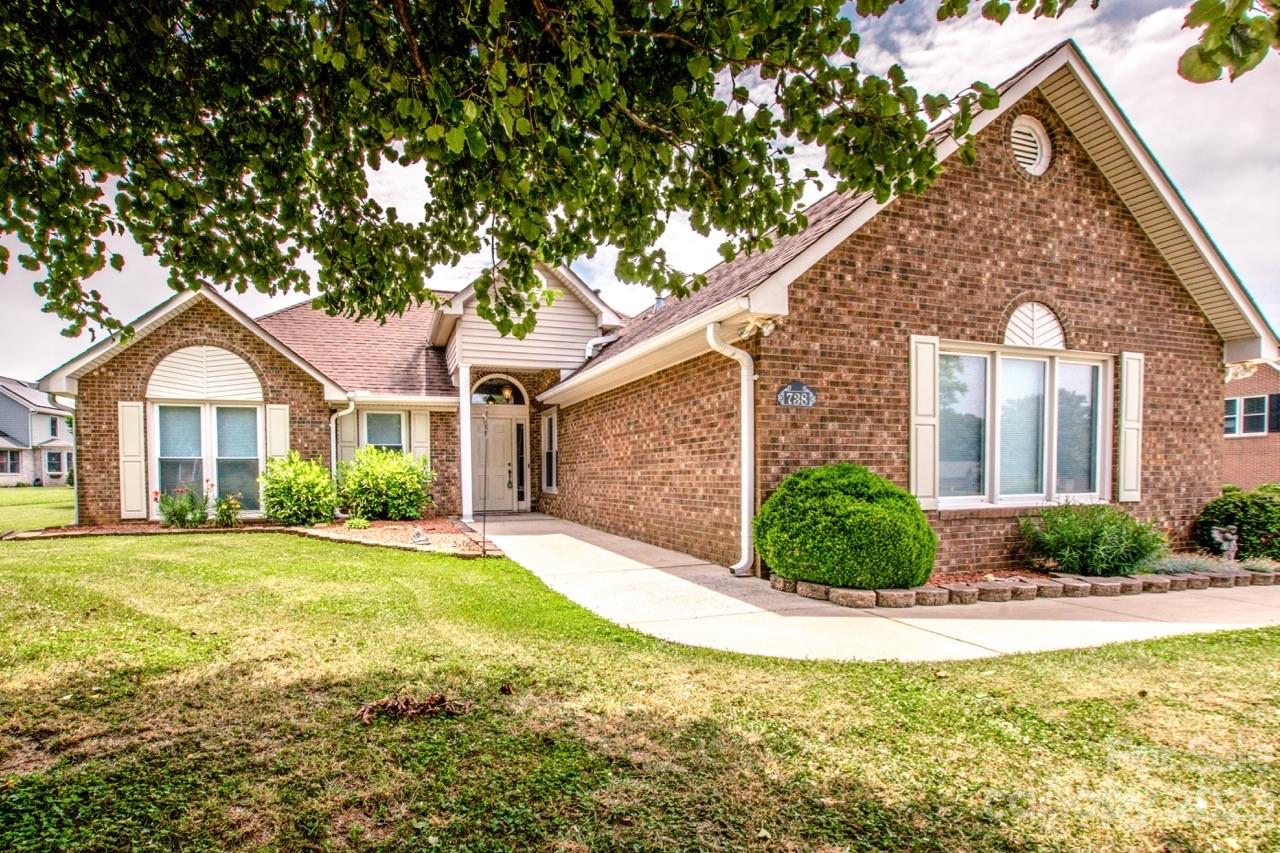 738 Emerson Drive Mooresville NC 28115