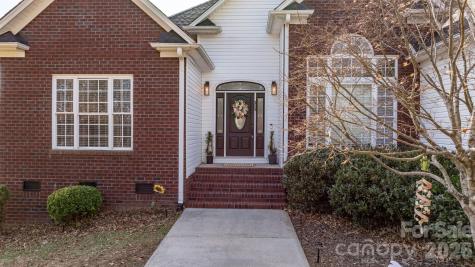 324 Old Hardin Road Dallas NC 28034