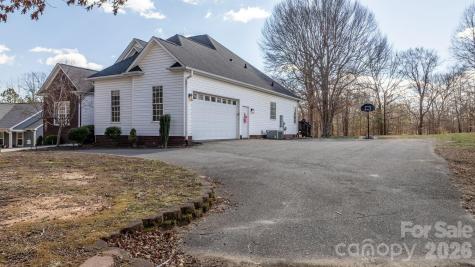 324 Old Hardin Road Dallas NC 28034