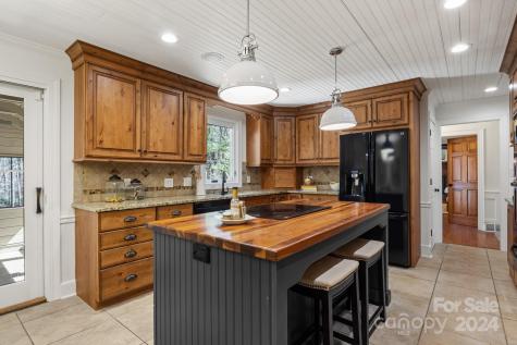 4 Stuyvesant Crescent Asheville NC 28803