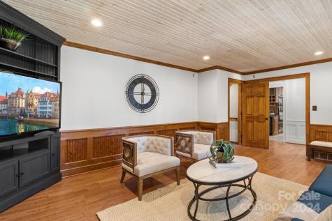 4 Stuyvesant Crescent Asheville NC 28803