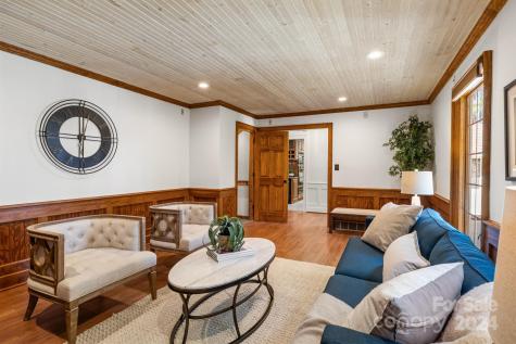 4 Stuyvesant Crescent Asheville NC 28803