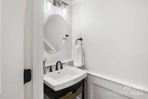 4 Stuyvesant Crescent Asheville NC 28803