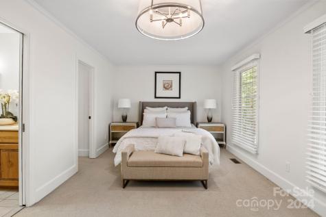 4 Stuyvesant Crescent Asheville NC 28803