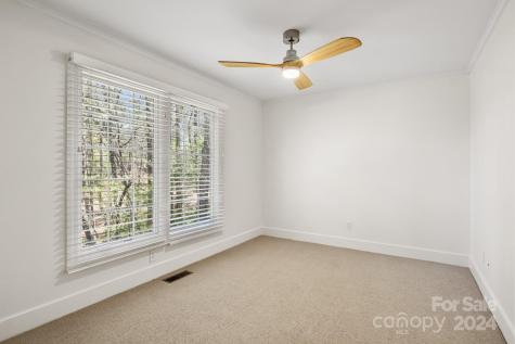 4 Stuyvesant Crescent Asheville NC 28803