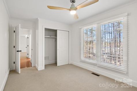 4 Stuyvesant Crescent Asheville NC 28803