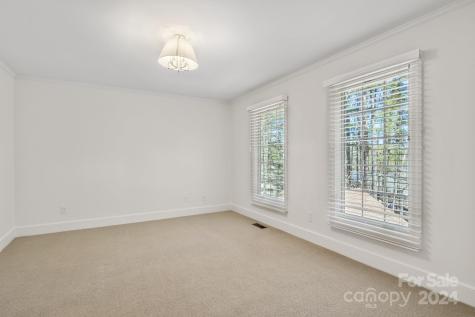 4 Stuyvesant Crescent Asheville NC 28803