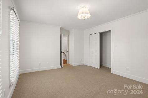 4 Stuyvesant Crescent Asheville NC 28803