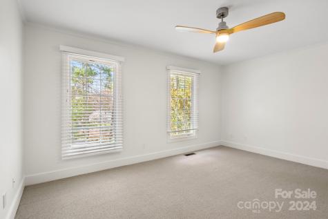 4 Stuyvesant Crescent Asheville NC 28803