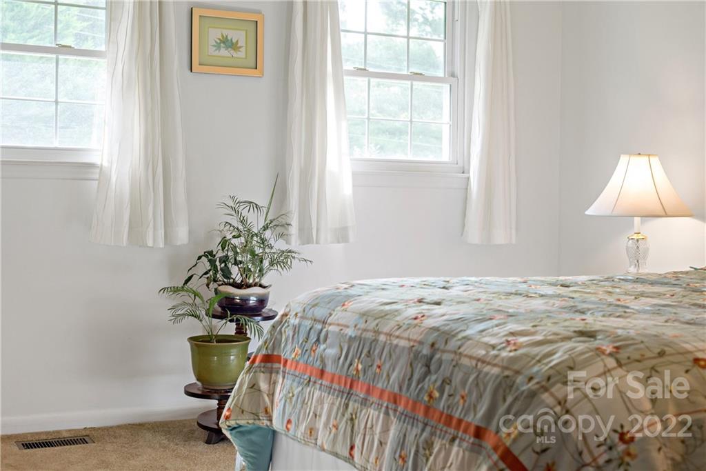 186 Hunt Lane Marion NC 28752