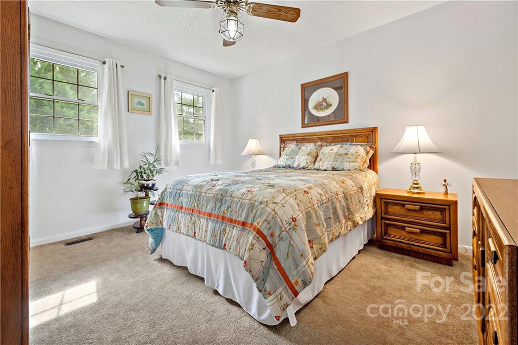 186 Hunt Lane Marion NC 28752