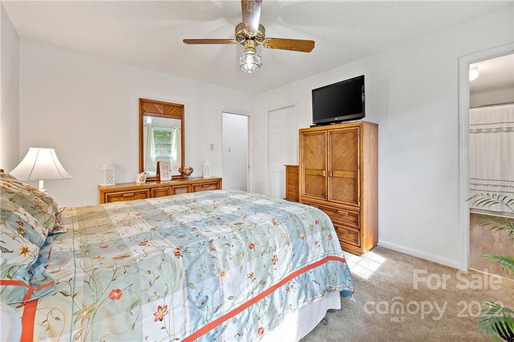 186 Hunt Lane Marion NC 28752