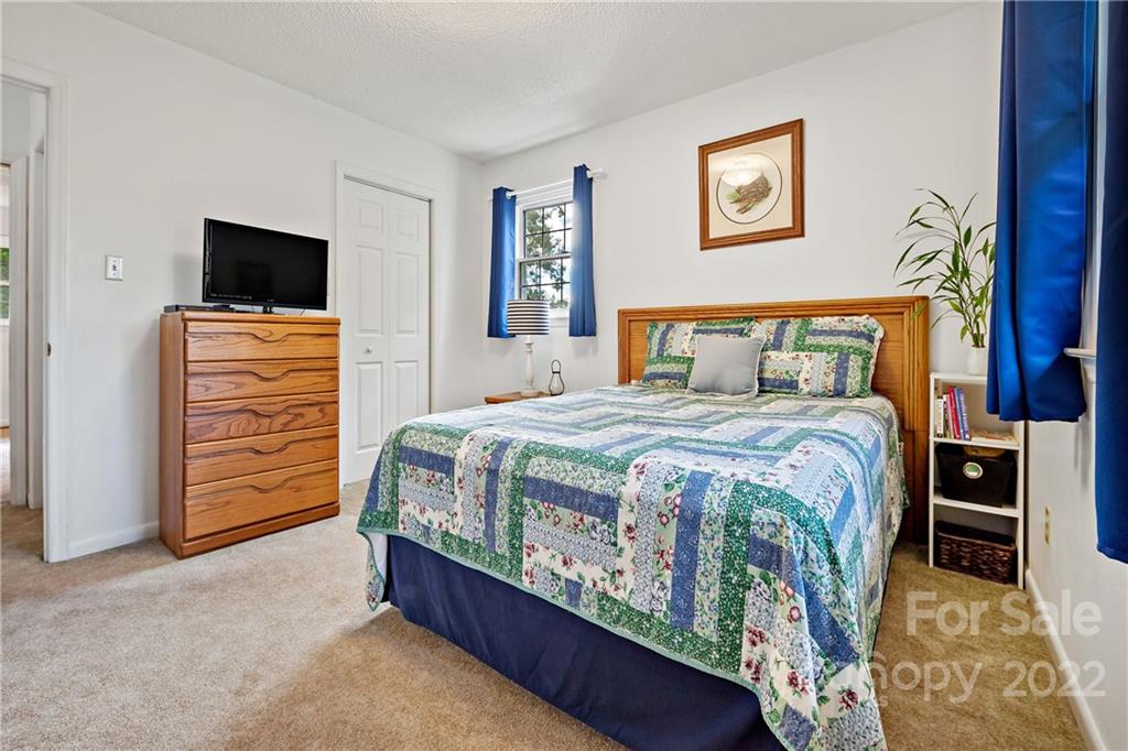 186 Hunt Lane Marion NC 28752