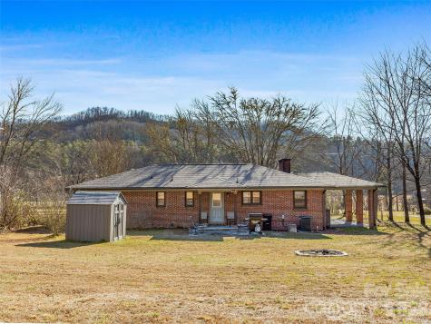 3869 Crab Creek Road Penrose NC 28739