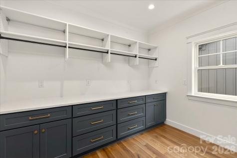 1714 Seifert Circle Charlotte NC 28205