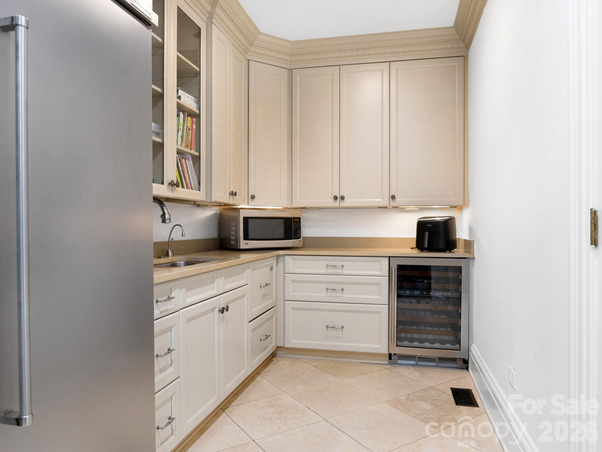 1930 Queens Road W Charlotte NC 28207