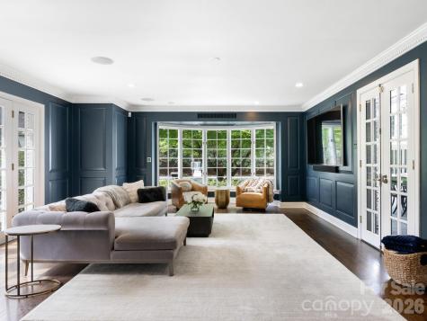1930 Queens Road W Charlotte NC 28207