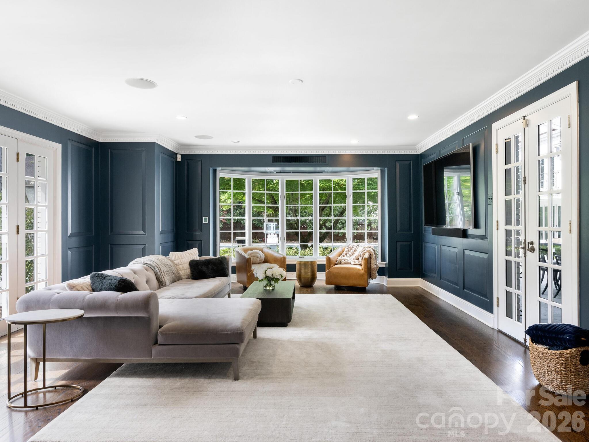 1930 Queens Road W Charlotte NC 28207