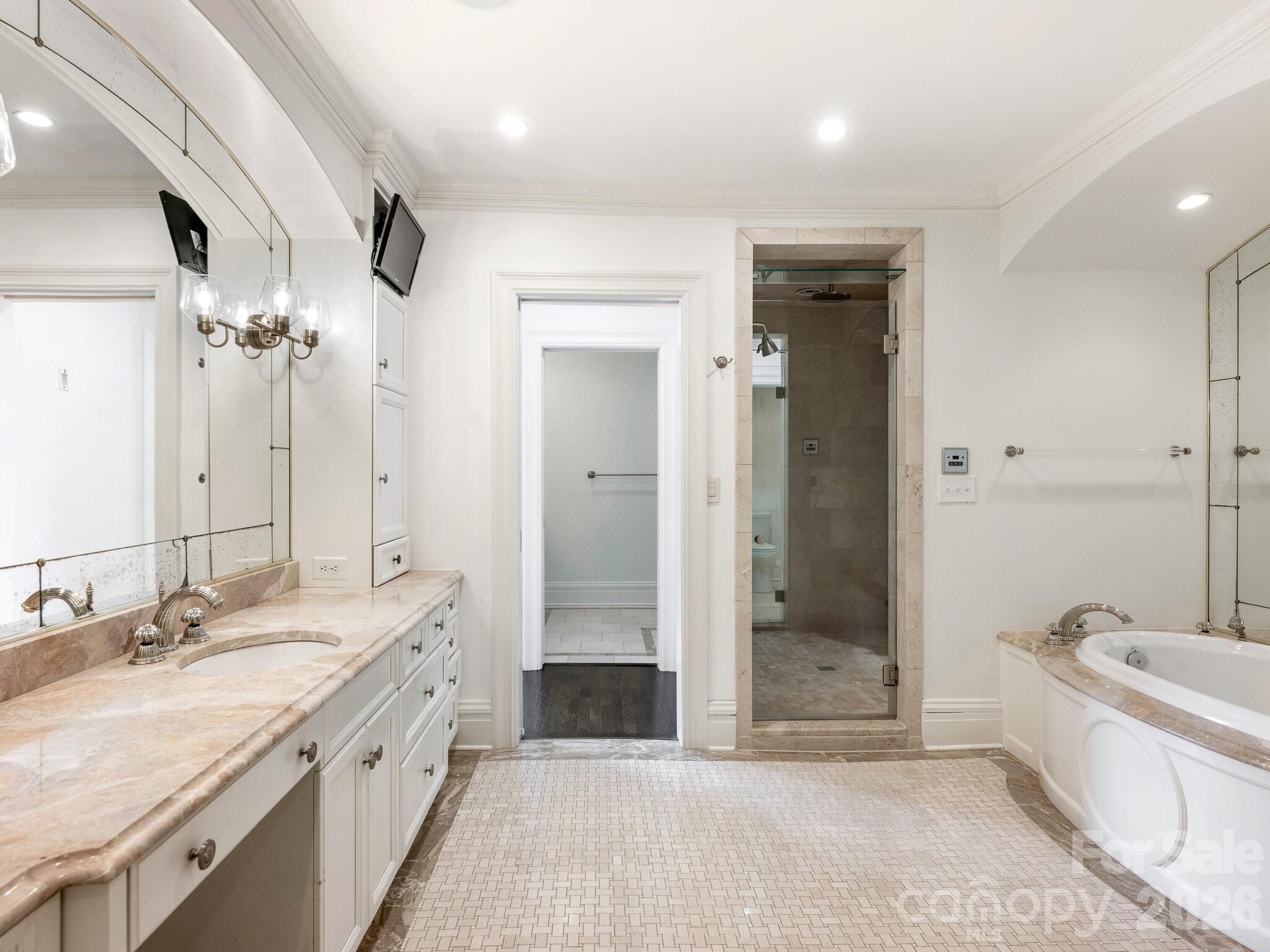 1930 Queens Road W Charlotte NC 28207