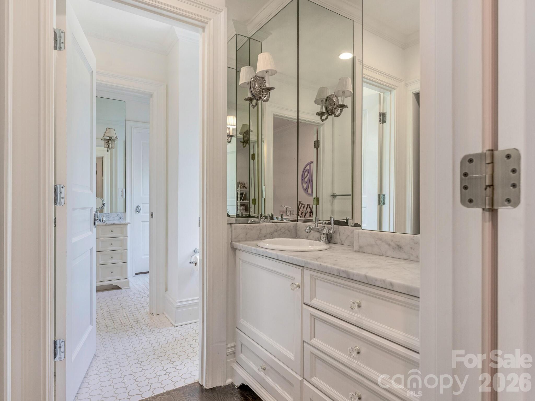 1930 Queens Road W Charlotte NC 28207