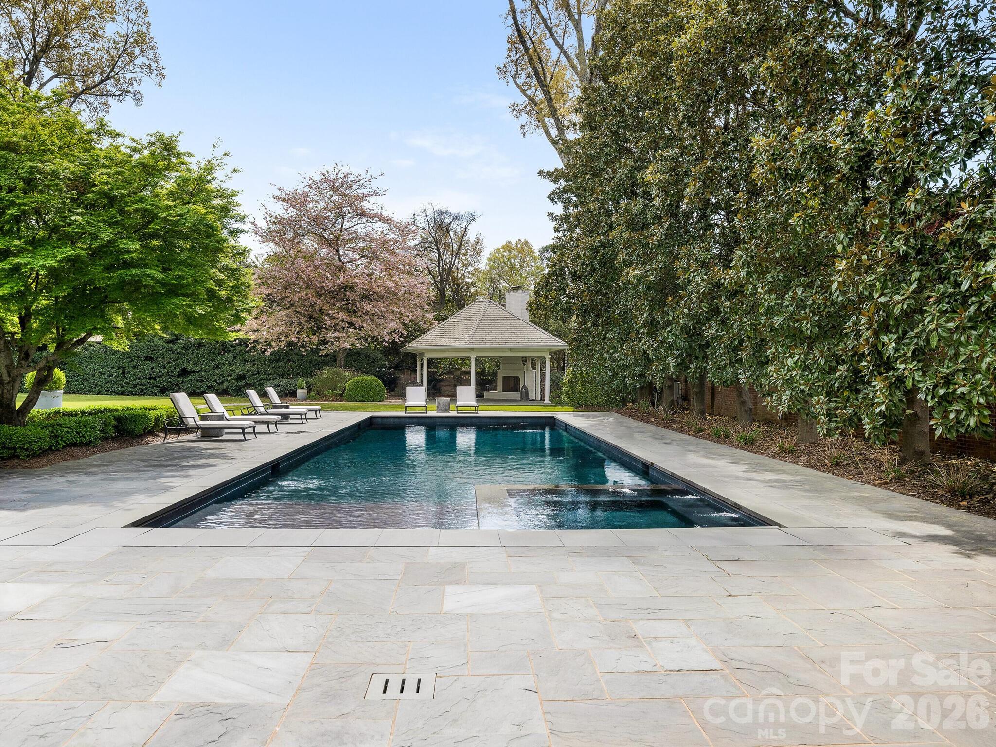1930 Queens Road W Charlotte NC 28207