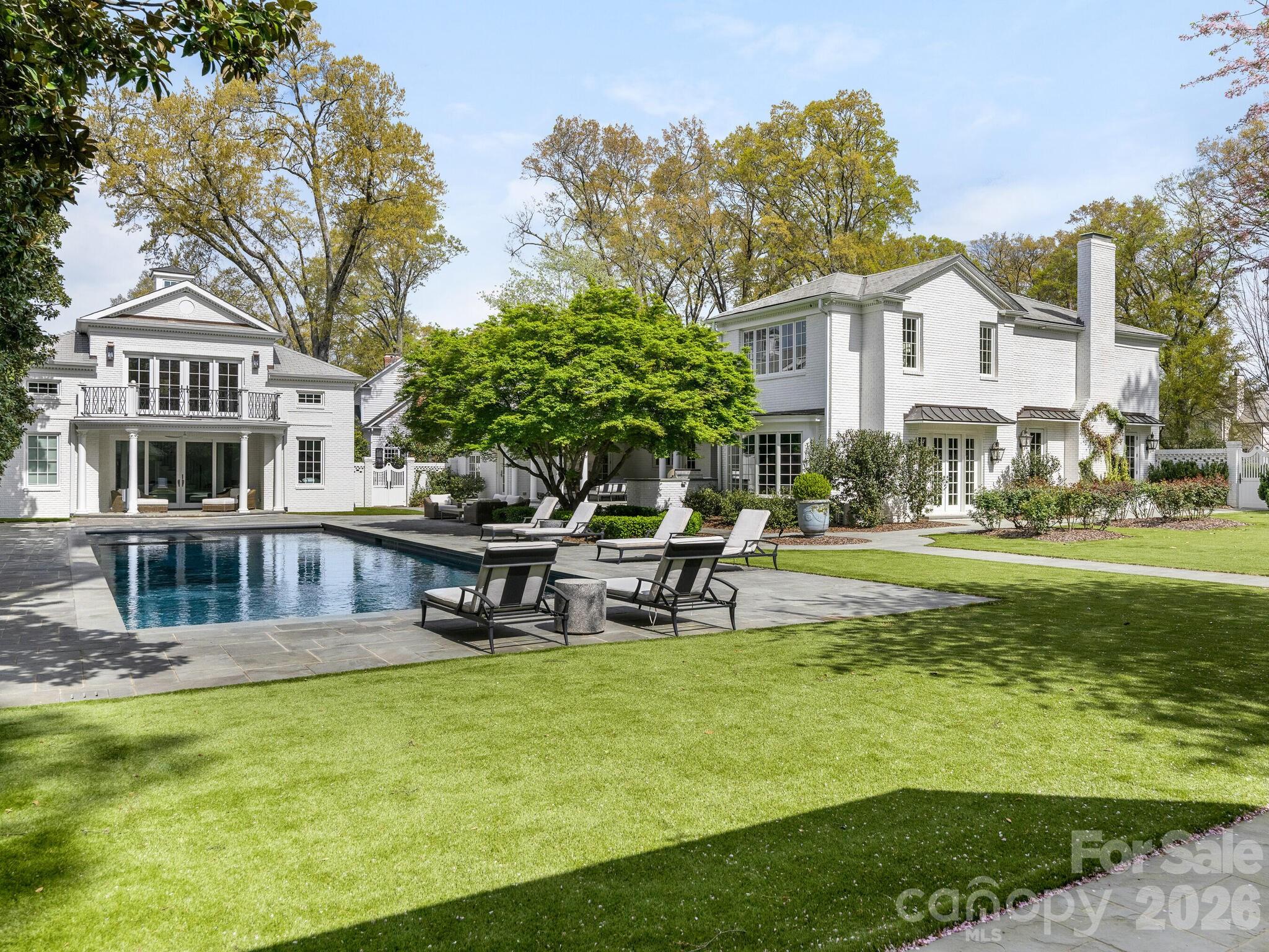 1930 Queens Road W Charlotte NC 28207