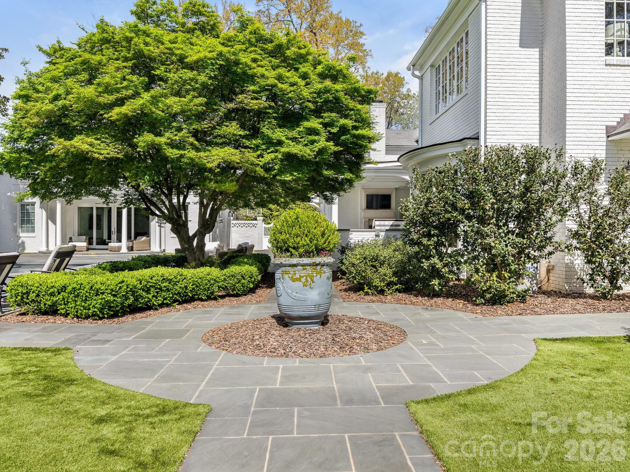 1930 Queens Road W Charlotte NC 28207