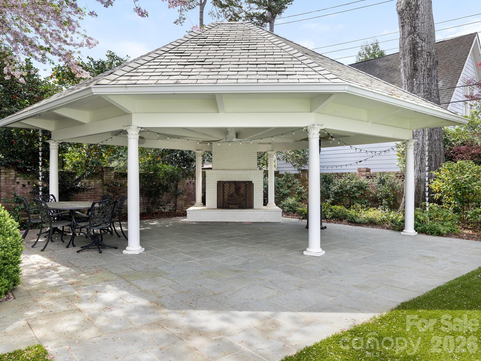1930 Queens Road W Charlotte NC 28207