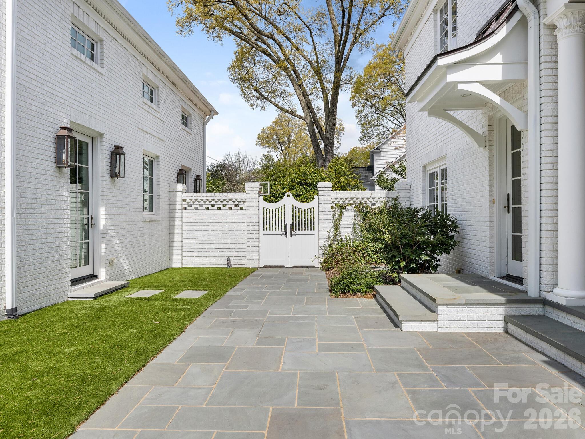 1930 Queens Road W Charlotte NC 28207