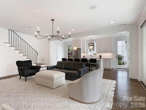 1930 Queens Road W Charlotte NC 28207