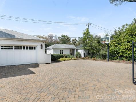 1930 Queens Road W Charlotte NC 28207
