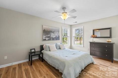 4292 Silver Eagle Court Denver NC 28037