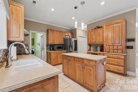 5010 Ardenwoods Drive Charlotte NC 28215