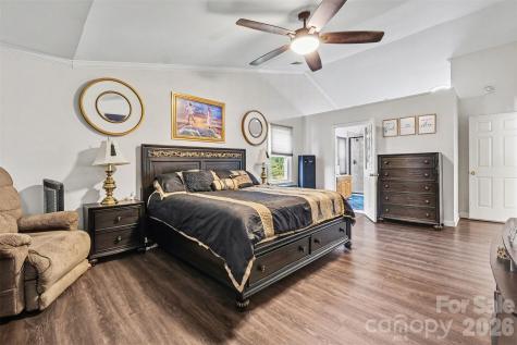 5010 Ardenwoods Drive Charlotte NC 28215