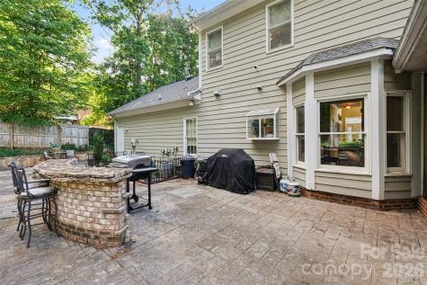 5010 Ardenwoods Drive Charlotte NC 28215