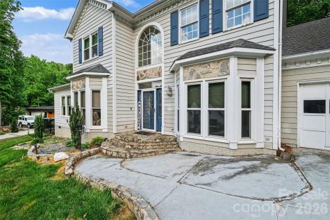 5010 Ardenwoods Drive Charlotte NC 28215