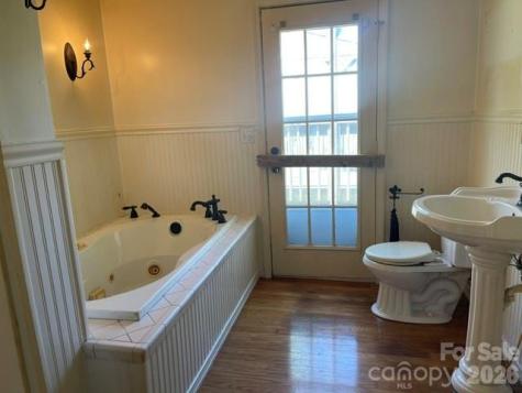 1610 Willow Road Hendersonville NC 28739