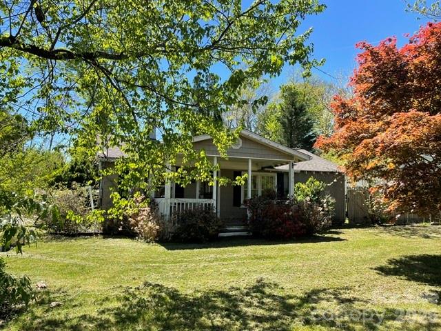 1610 Willow Road Hendersonville NC 28739