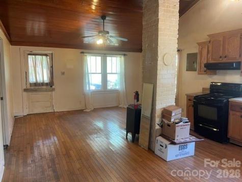 1610 Willow Road Hendersonville NC 28739