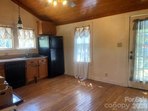 1610 Willow Road Hendersonville NC 28739