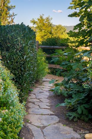 79 Horizon Hill Road Asheville NC 28804