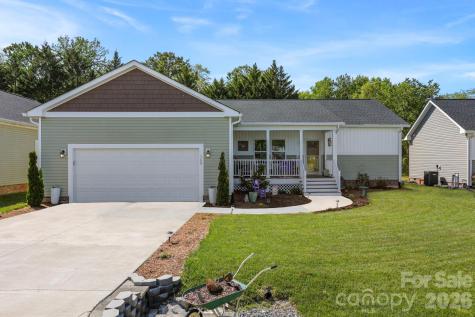 143 Beechnut Drive Hendersonville NC 28739