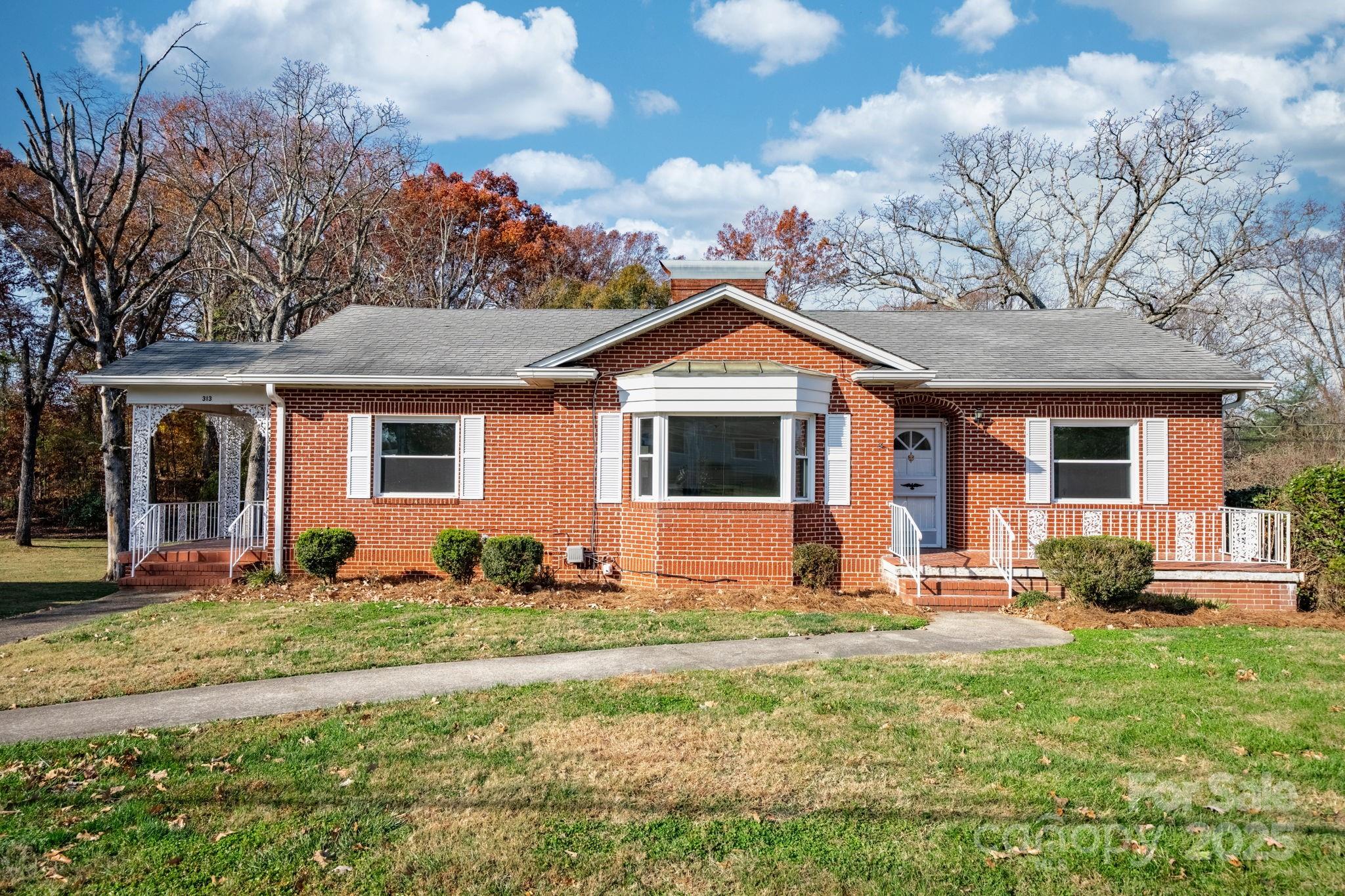 313 17th Street NW Hickory NC 28601
