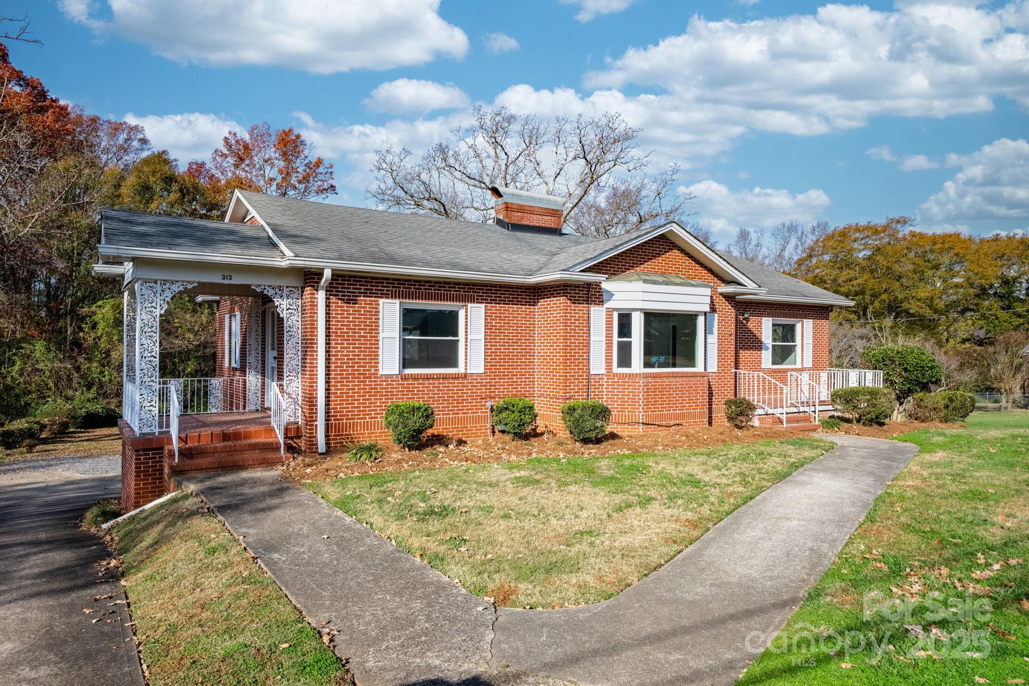 313 17th Street NW Hickory NC 28601