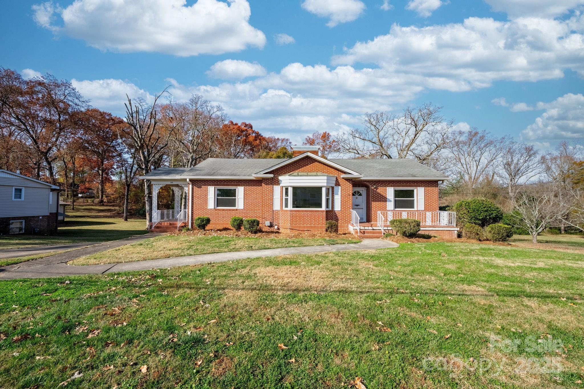 313 17th Street NW Hickory NC 28601