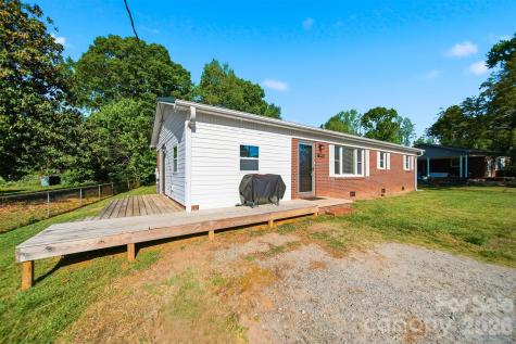 1745 26th Street NE Hickory NC 28601