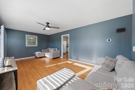 1745 26th Street NE Hickory NC 28601